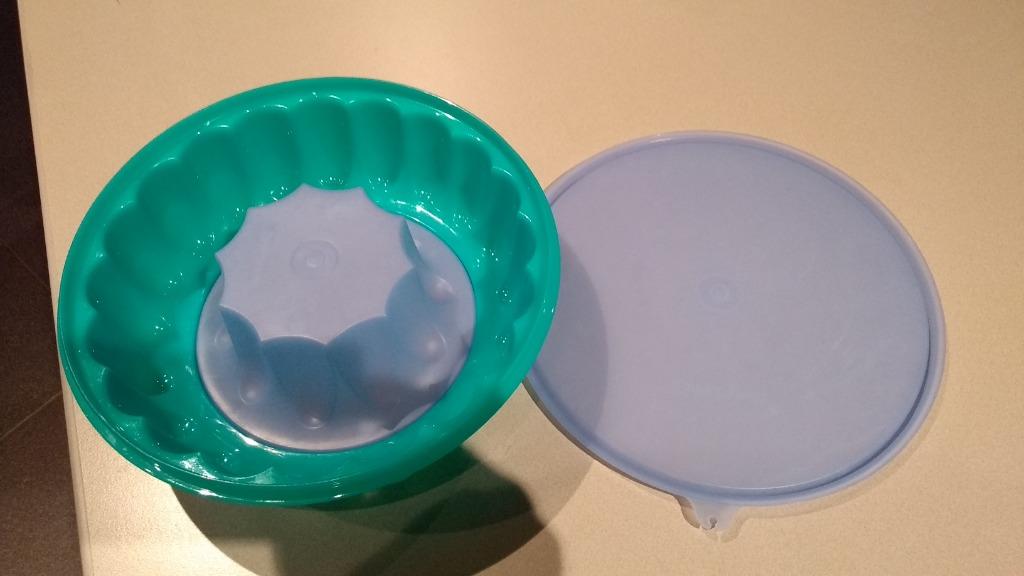 Tupperware " vliegende schotel " pudding taart vorm, Enlèvement ou Envoi, Comme neuf