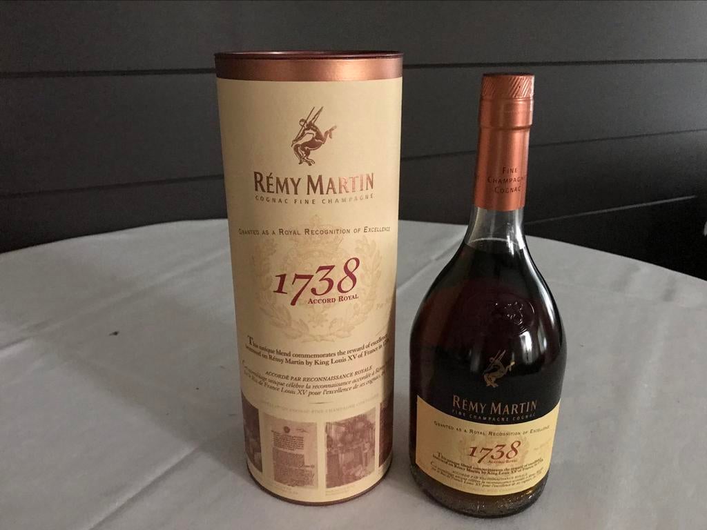 Cognac Rémy Martin Accord Royal 1738 en étui., Collections, Vins, Enlèvement ou Envoi