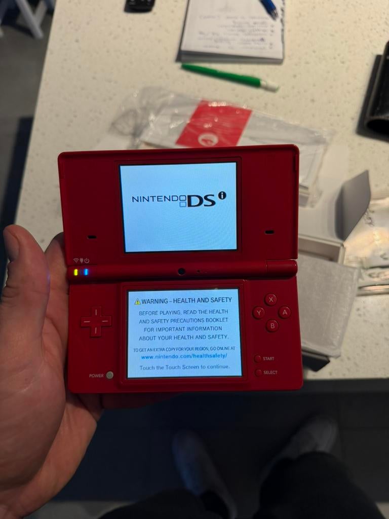 Nintendo DS, Consoles de jeu & Jeux vidéo, Rouge, Enlèvement ou Envoi, Comme neuf, DS Original ou Phat