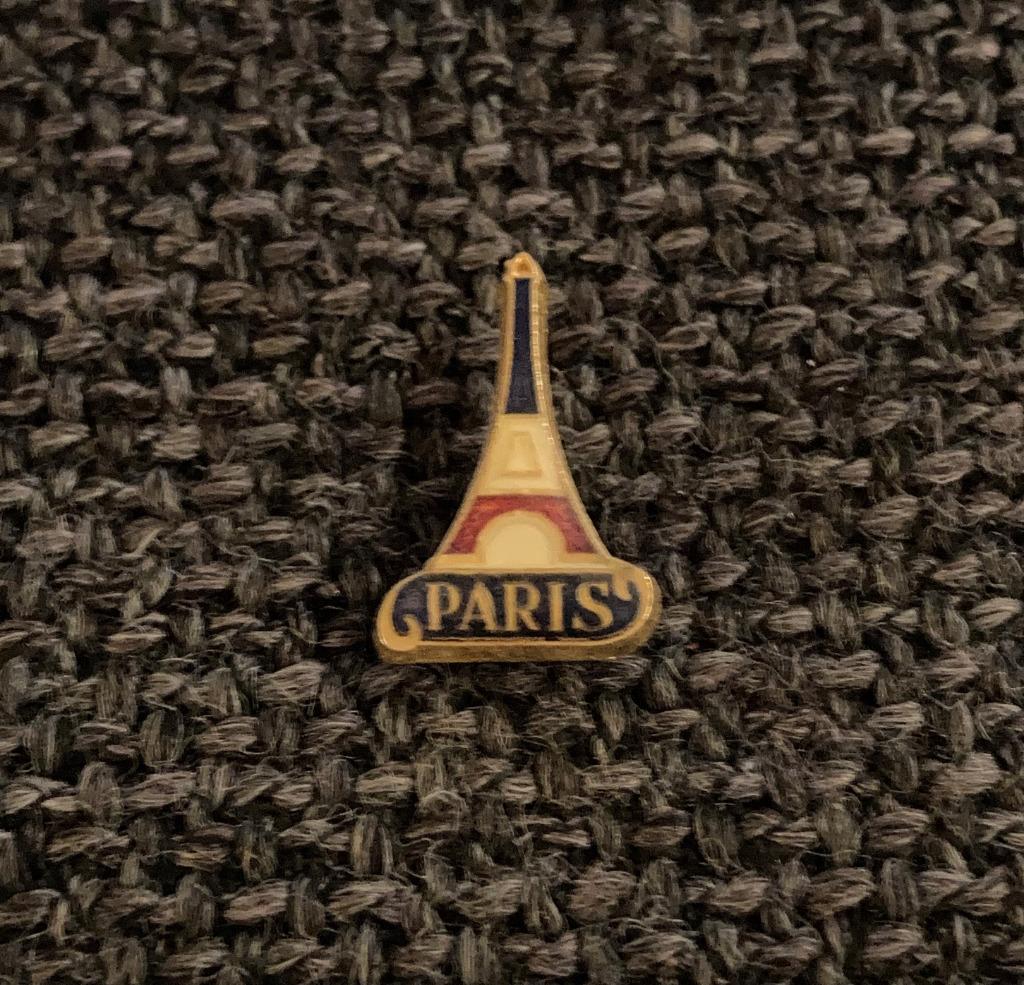 PIN - PARIS - FRANCE - TOUR EIFFEL - EIFFELTOREN - PARIJS, Envoi, Utilisé, Ville ou Campagne, Insigne ou Pin's