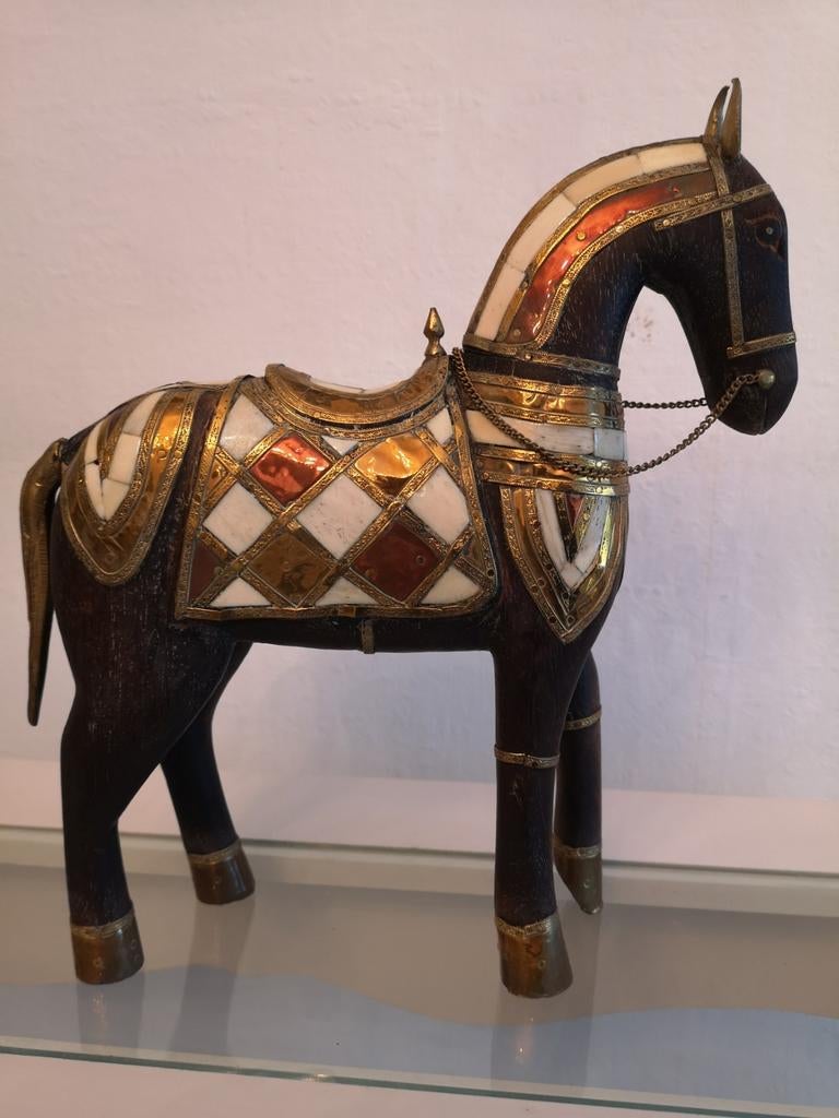 Cheval aux décorations indienne, Enlèvement ou Envoi