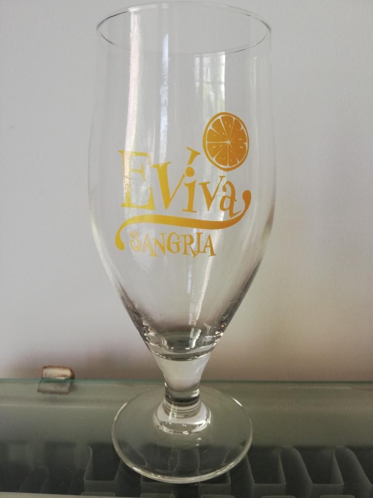 Glazen Eviva sangria, Ophalen, Zo goed als nieuw