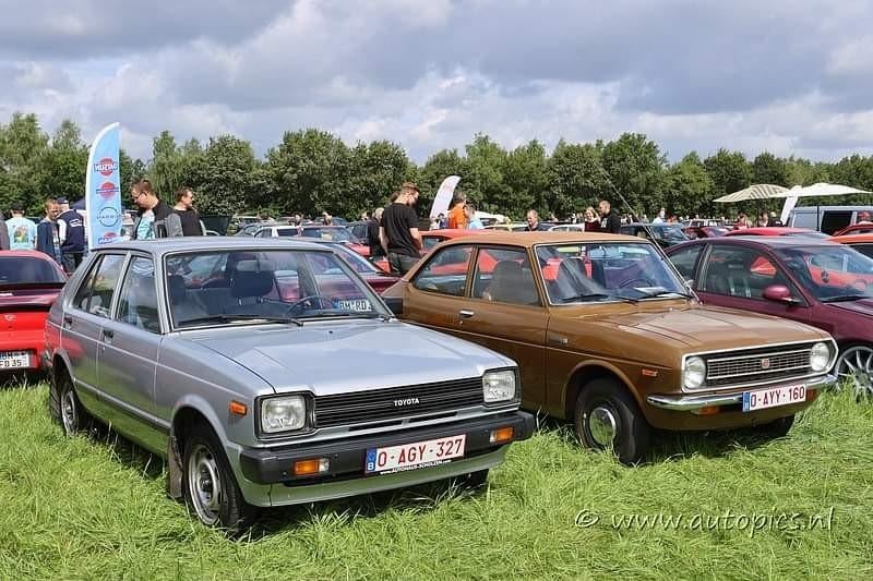 Toyota Starlet KP61 Automatic 66.000km, Auto's, Automaat, 4 cilinders, Blauw, Zilver of Grijs