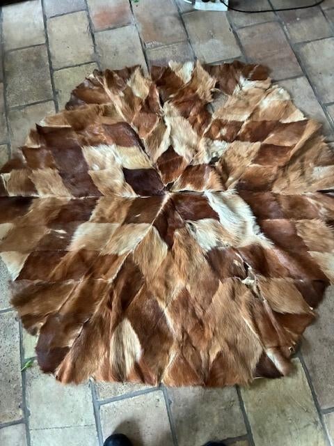 Tapis en peau naturelle, Maison & Meubles, Ameublement | Tapis & Moquettes, 100 à 150 cm, Rond, Enlèvement, Utilisé