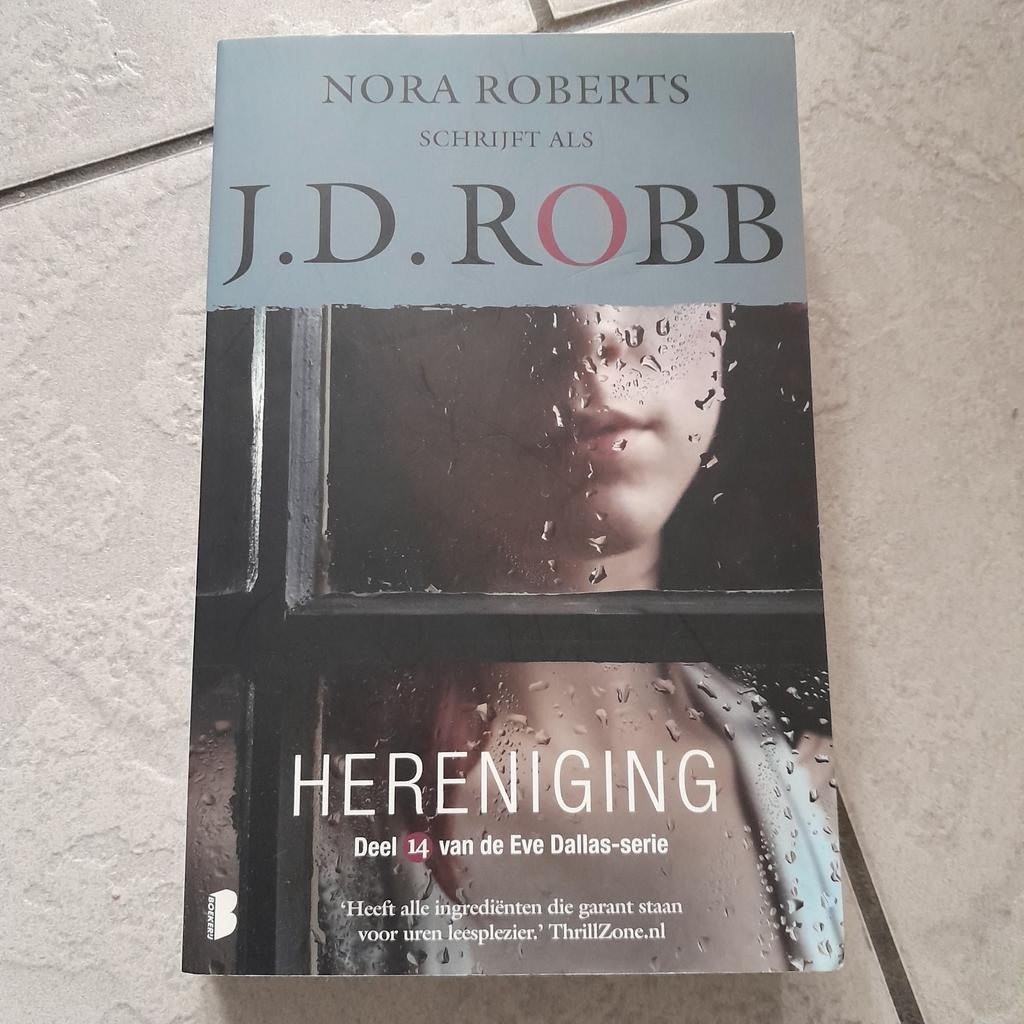 J.D. Robb - Hereniging, Enlèvement, Utilisé, J.D. Robb