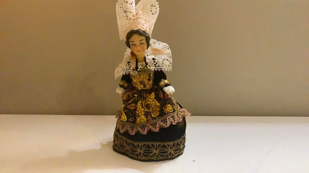 Vintage souvenirpop uit bretagne pont aven, Ophalen of Verzenden, Zo goed als nieuw