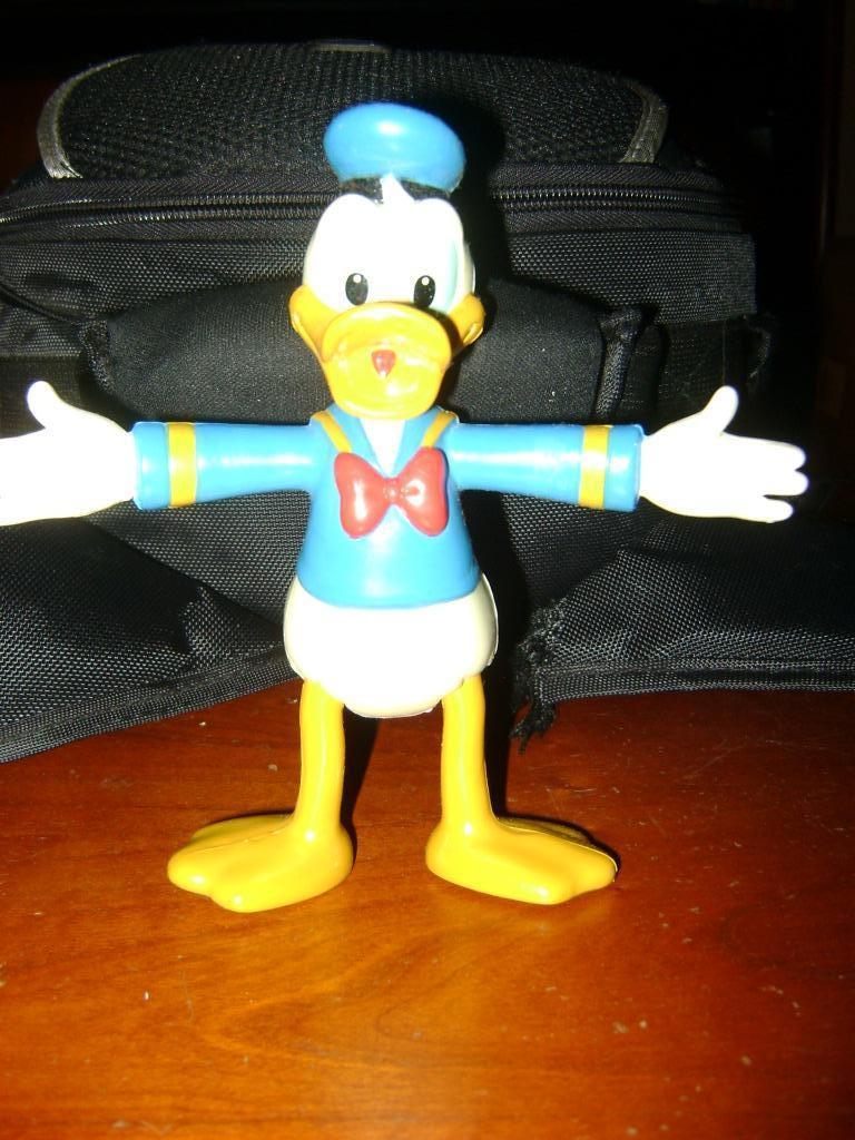 Donald Duck figuur uit Disneyland Parijs, Verzamelen, Ophalen of Verzenden, Donald Duck, Zo goed als nieuw, Beeldje of Figuurtje