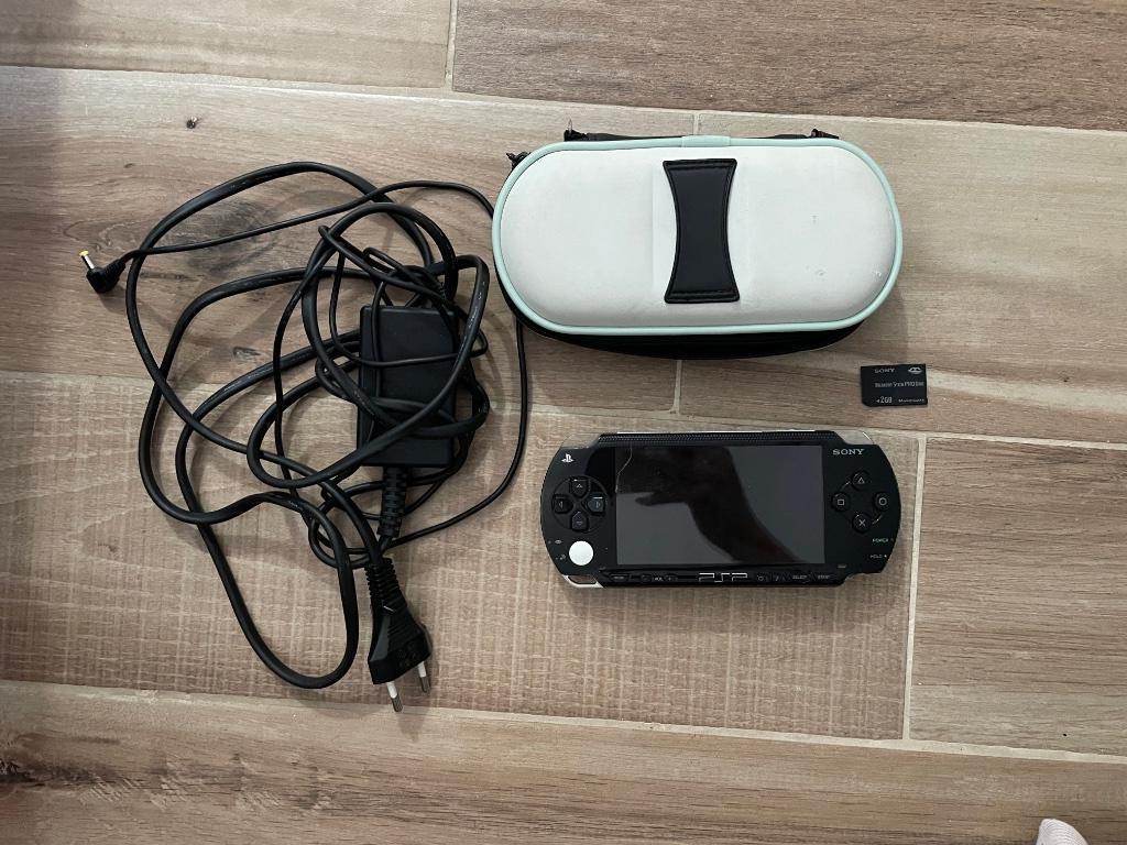 PSP + jeux, Consoles de jeu & Jeux vidéo, Enlèvement ou Envoi, Utilisé, PSP, Avec jeux