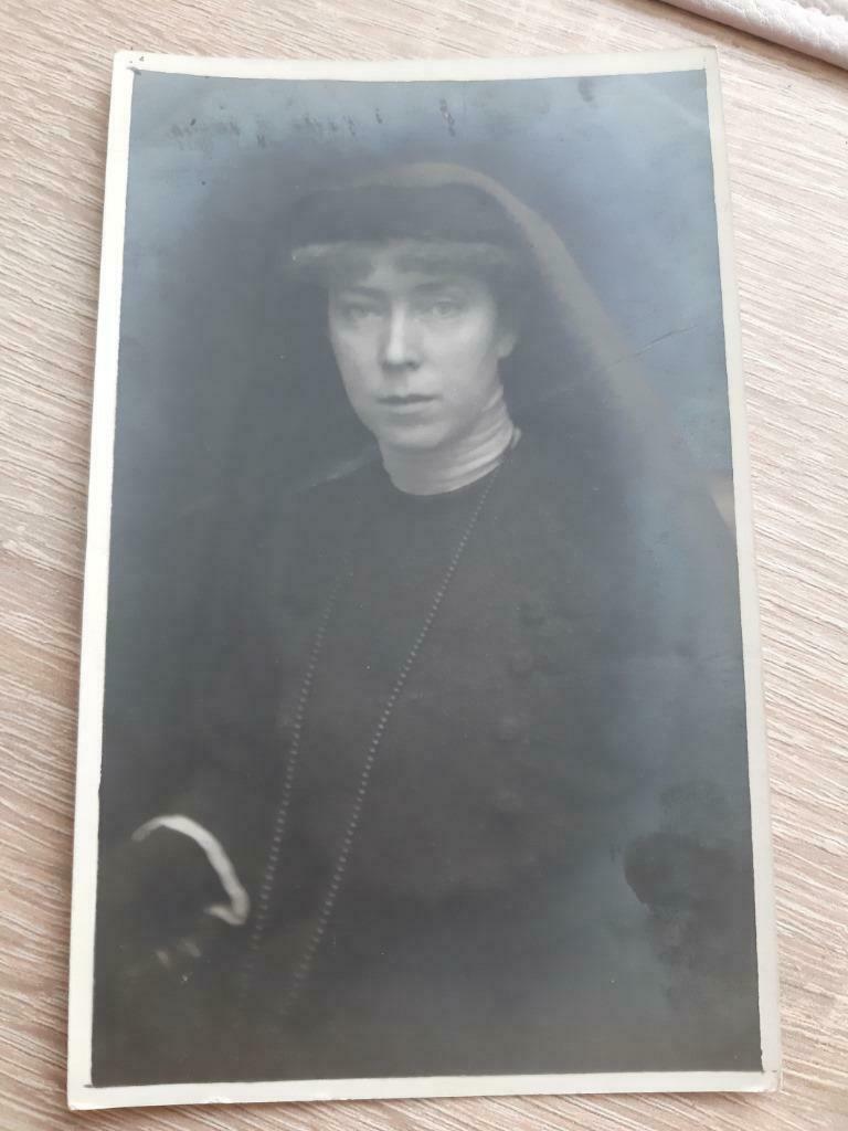 Koningin Elisabeth / 3 prachtige postkaarten, Verzamelen, Ophalen of Verzenden, Gebruikt, Kaart, Foto of Prent