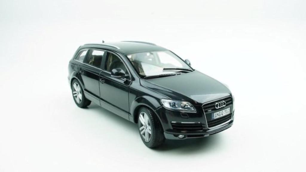 Audi Q7 4.2 FSI Quattro 2006 Lava Grijs, Hobby en Vrije tijd, Modelauto's | 1:18, Ophalen of Verzenden, Zo goed als nieuw, Auto