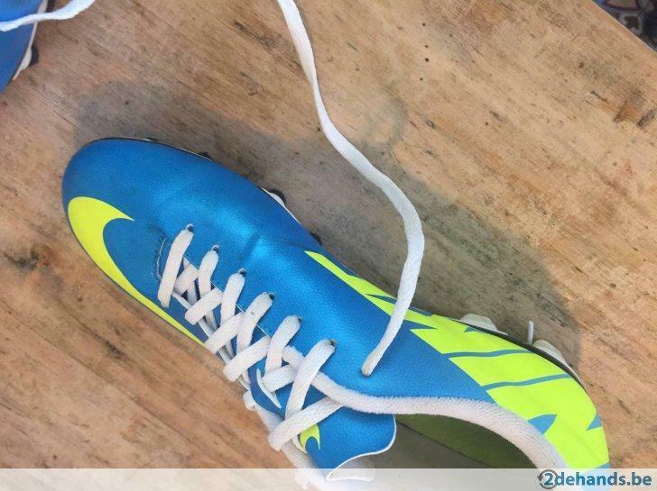 Voetbalschoenen Nike mt 41, lichtblauw en geel, bijna nieuw, Ophalen of Verzenden, Gebruikt, Overige typen
