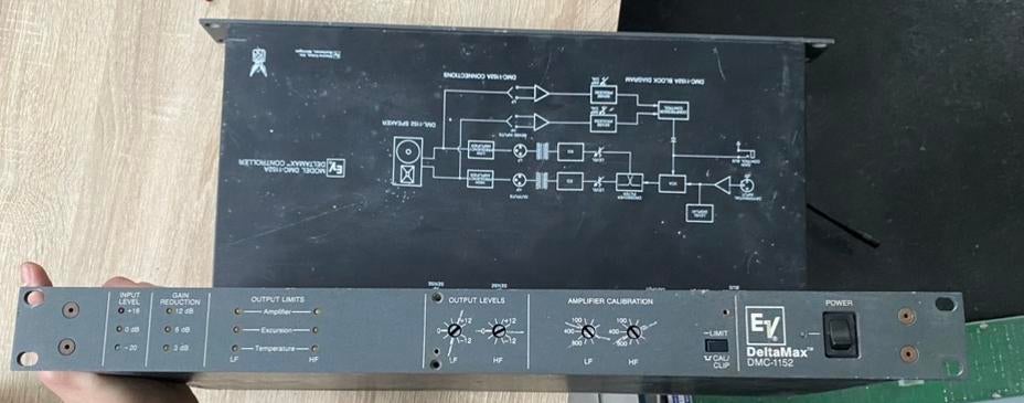 delta max dmc-1152A  x2, Muziek en Instrumenten, Zo goed als nieuw