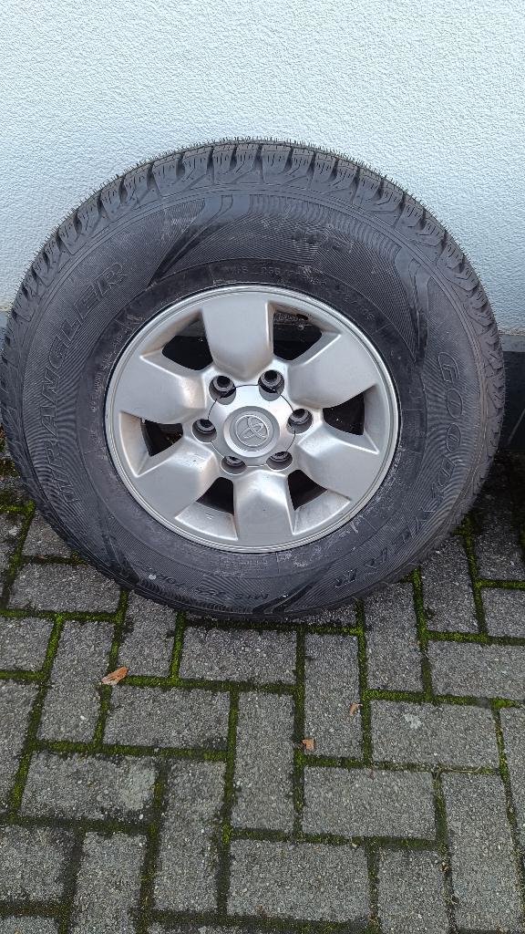 Toyota Hilux 15" velgen, Auto-onderdelen, Ophalen, Velg(en), Terreinwagen, Zomerbanden
