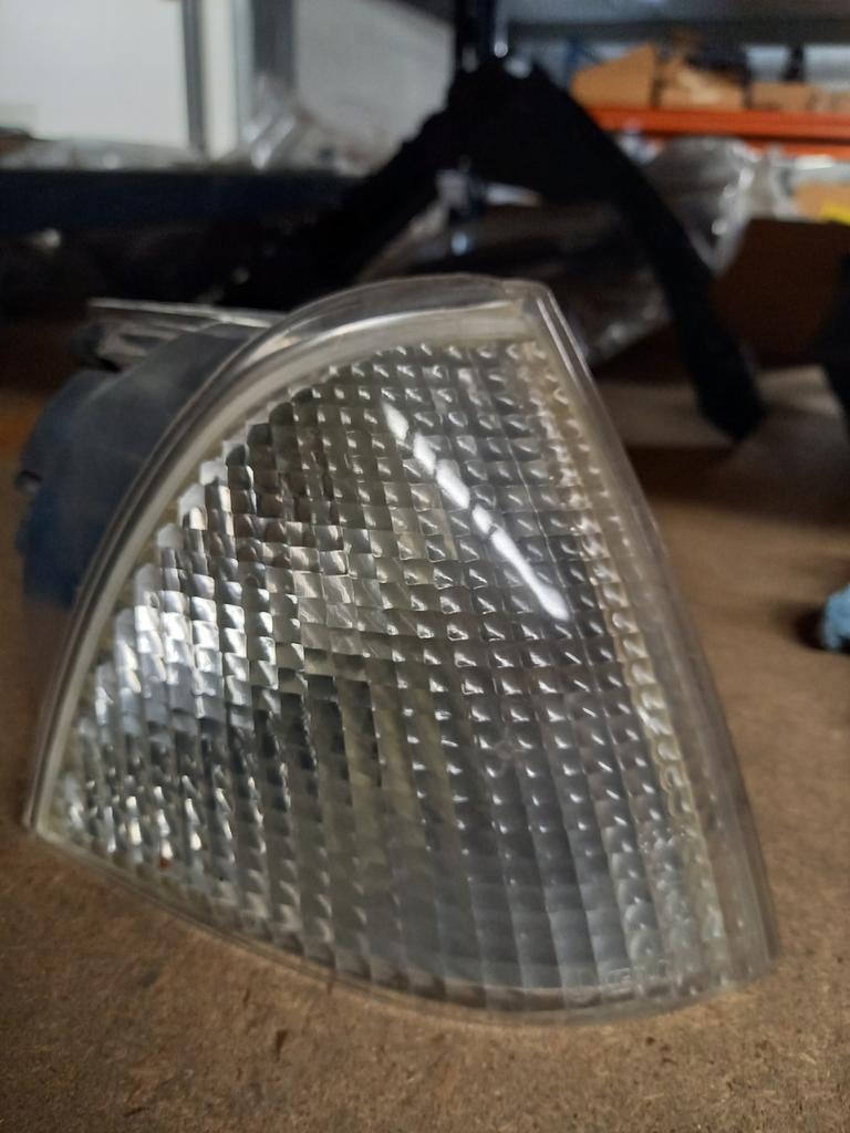 FEU CLIGNOTANT DROIT PEUGEOT EXPERT 10€, Autos : Pièces & Accessoires, Enlèvement, Peugeot