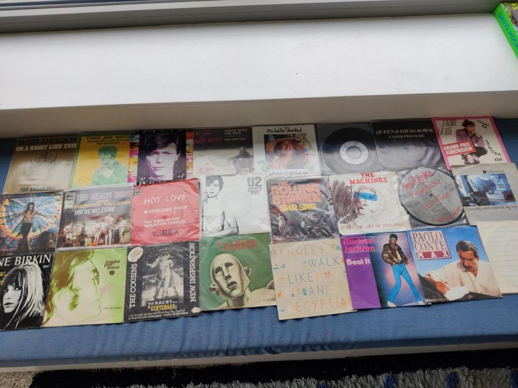 lot rock (49 singles, queen, rolling stones, cousins, vaya c, Enlèvement ou Envoi, Single