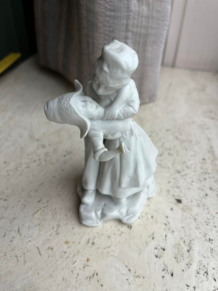Biscuit beeld dansend / kussend koppeltje, Antiek en Kunst, Ophalen