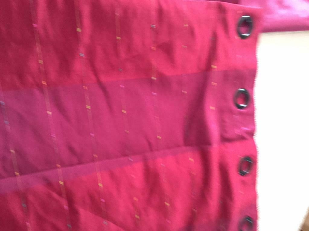 Tentures fushia 1m30 x 1m66, Bricolage & Construction, Bâches & Films, Utilisé, Moins de 5 m², Autres types