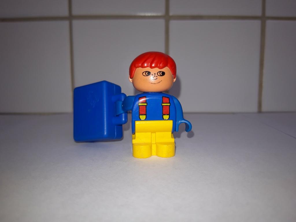 Bébé Duplo aux cheveux roux + valise bleue avec logo, Enlèvement ou Envoi, Utilisé, Briques en vrac, Duplo
