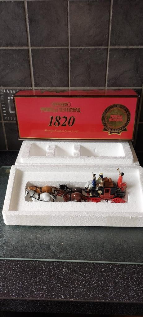 PASSAGIER COACH IN HORSE 1820 MATCHBOX, Ophalen of Verzenden, Nieuw