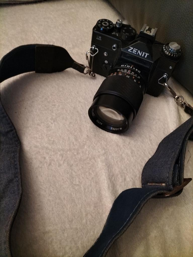 Zenit 11sauf focale 1:2'8 F135 idéal pour portraits, TV, Hi-fi & Vidéo, Appareils photo numériques, Comme neuf, Enlèvement ou Envoi