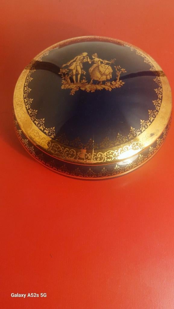 Belle boîte ancienne à bonbonière ou à tabac à priser., Enlèvement ou Envoi