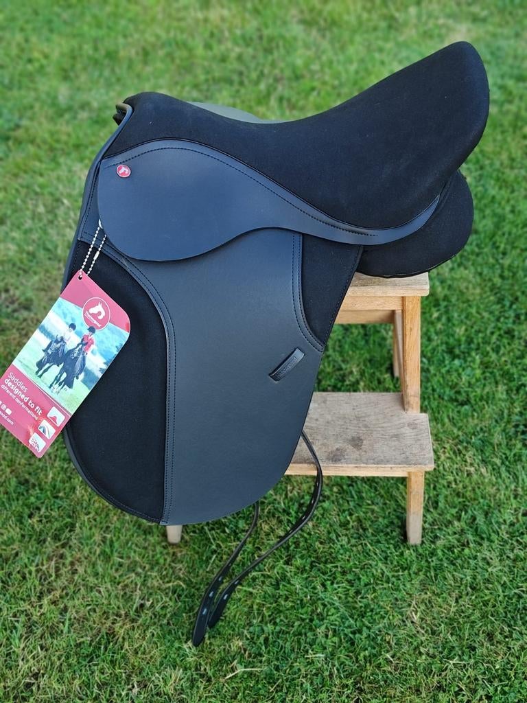 Nieuw Thorowgood T4 Cob dressuurzadel, Dieren en Toebehoren, Ophalen, Nieuw, Dressuur