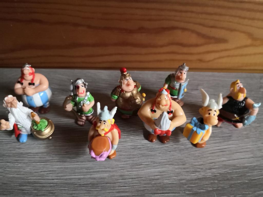 Lotje van 9 kinder surprise figuren Asterix en Obelix, Ophalen