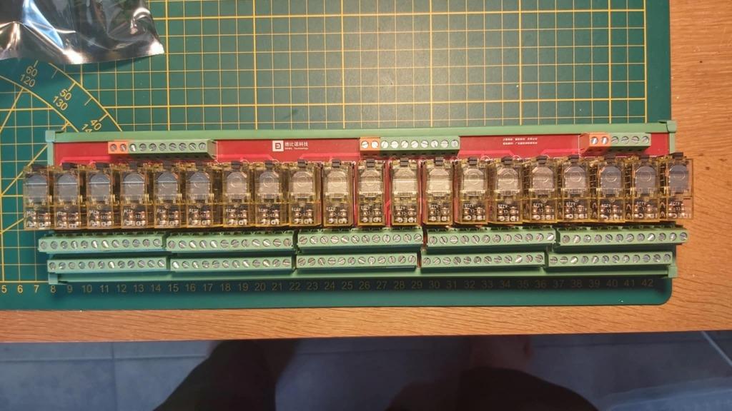 Relais board 220v /sturing24v -20 relais, Doe-het-zelf en Bouw, Elektriciteit en Kabels, Ophalen of Verzenden, Nieuw, Overige typen