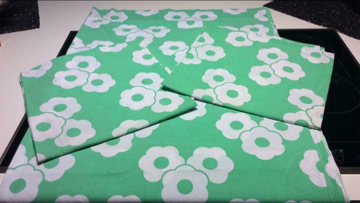 Drap vintage et 2 taies d'oreiller. 2 personnes, Enlèvement ou Envoi, Comme neuf, Vert, Autres types
