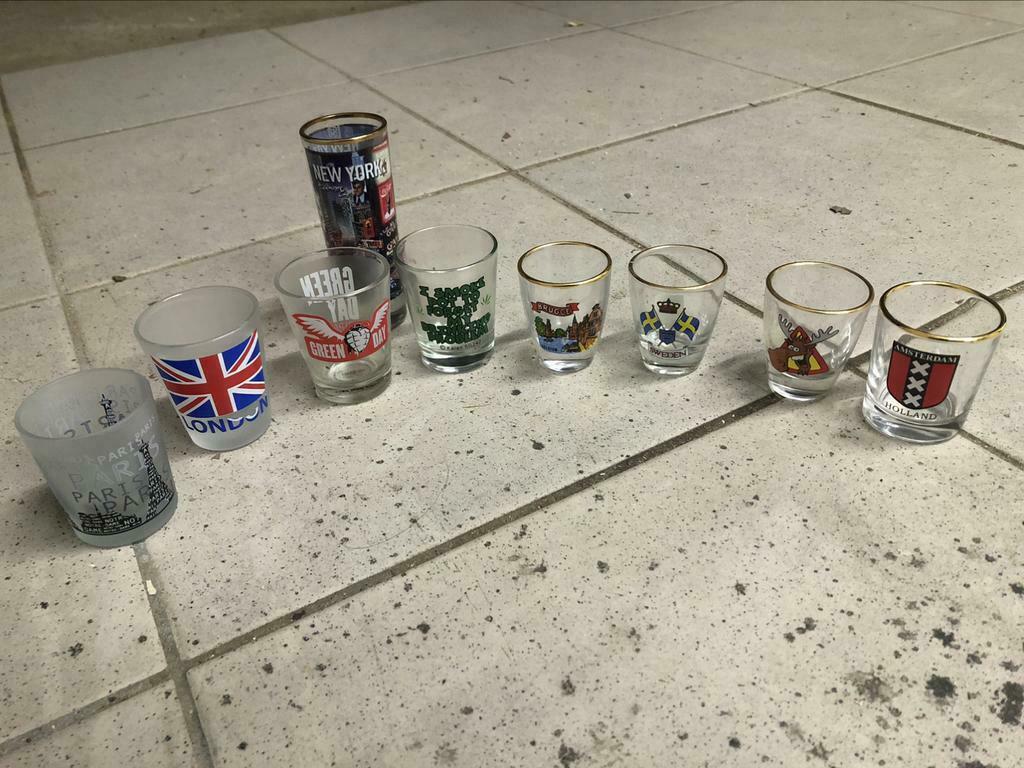 Verres à alcool, Comme neuf