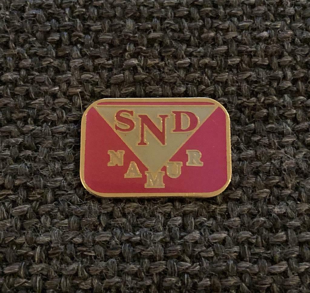 PIN - SND - NAMUR, Collections, Broches, Pins & Badges, Envoi, Utilisé, Autres sujets/thèmes, Insigne ou Pin's