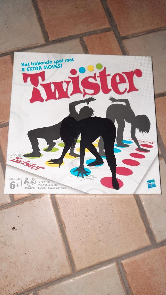 Twister, Hobby & Loisirs créatifs, Trois ou quatre joueurs, Enlèvement ou Envoi, Comme neuf, Hasbro