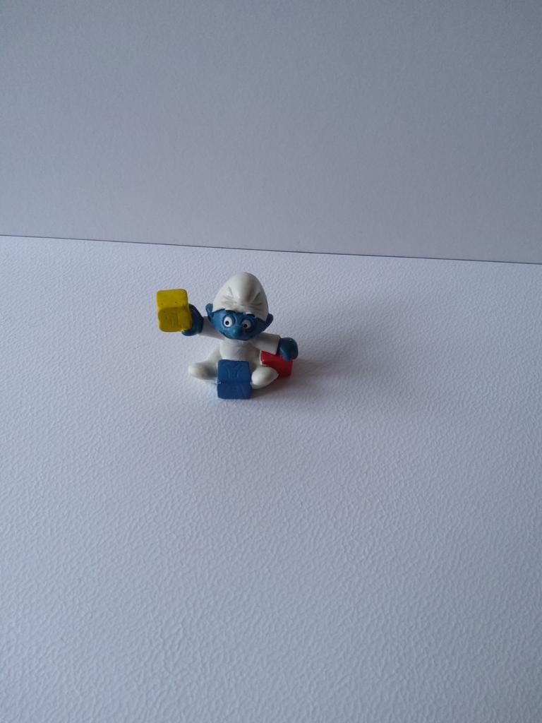 Bébé Schtroumpf avec blocs, Collections, Schtroumpfs, Enlèvement ou Envoi, Utilisé, Bébé Schtroumpf, Poupée, Figurine ou Peluche