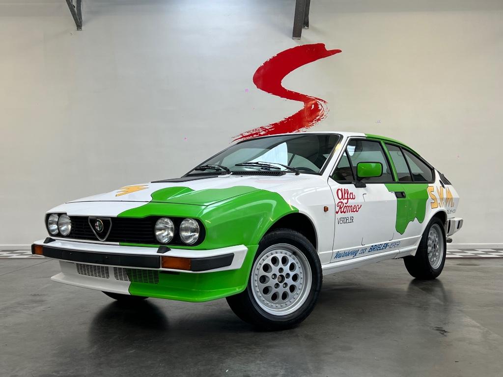 Alfa Romeo GTV6, Auto's, 2500 cc, Wit, Bruin, Particulier