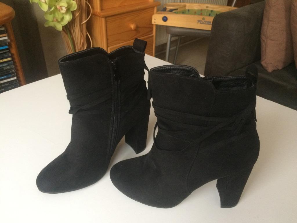 Bottines dame (pointure 40) - neuves, Neuf, Enlèvement, Boots et Botinnes, Noir