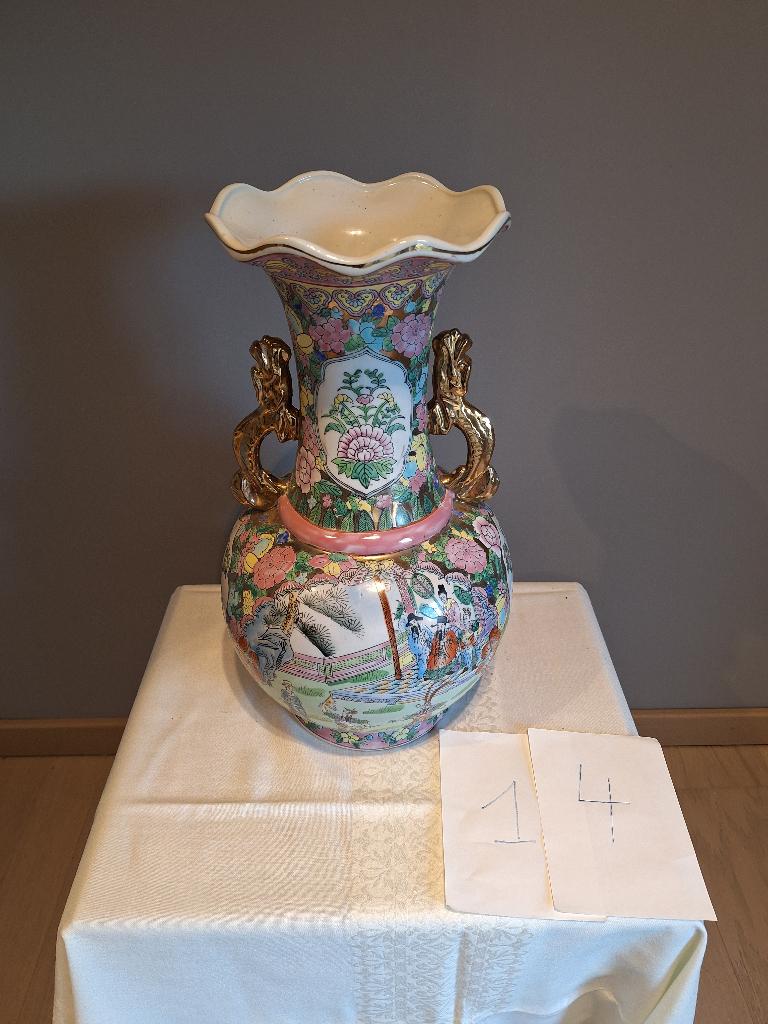 Chinese Canton famille rose vaas (14), Ophalen
