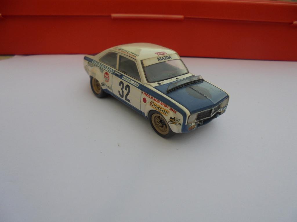 MAZDA R 100, Hobby & Loisirs créatifs, Voitures miniatures | 1:43, Enlèvement ou Envoi, Comme neuf, Autres marques