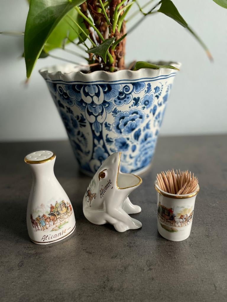 Vintage porseleinen souvenirs uit Alicante, Antiek en Kunst, Antiek | Porselein, Ophalen