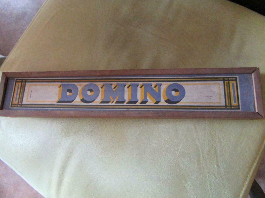 ancien jeu de domino dans sa boîte d'origine, Enlèvement, Utilisé