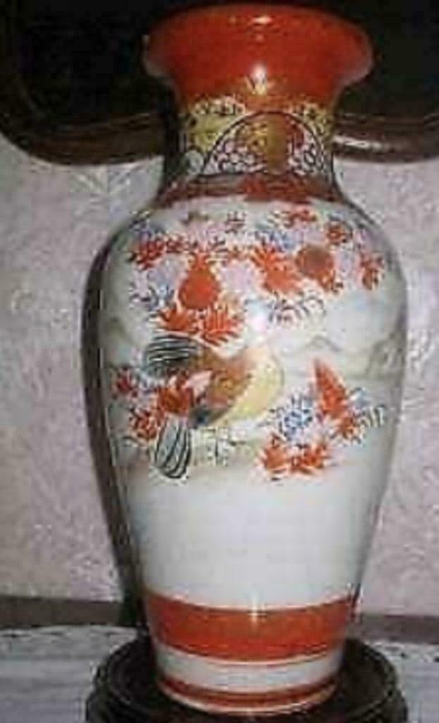 Japanse Kutani-vaas van rond 1900-1930, Enlèvement