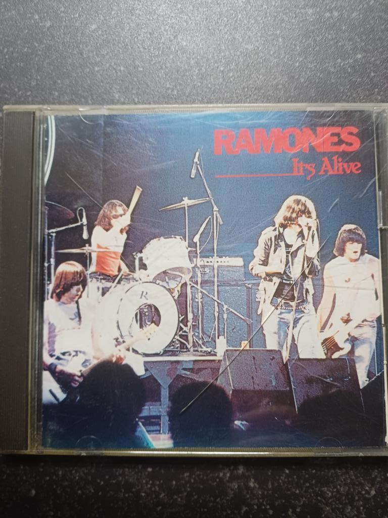 Cd : The ramones : It's alive, Ophalen of Verzenden, Zo goed als nieuw, Progressive