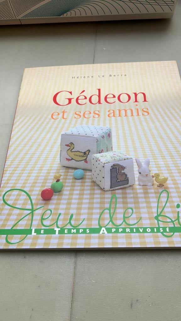 Borduurboek Gédeon het eendje, Hobby en Vrije tijd, Ophalen of Verzenden, Zo goed als nieuw