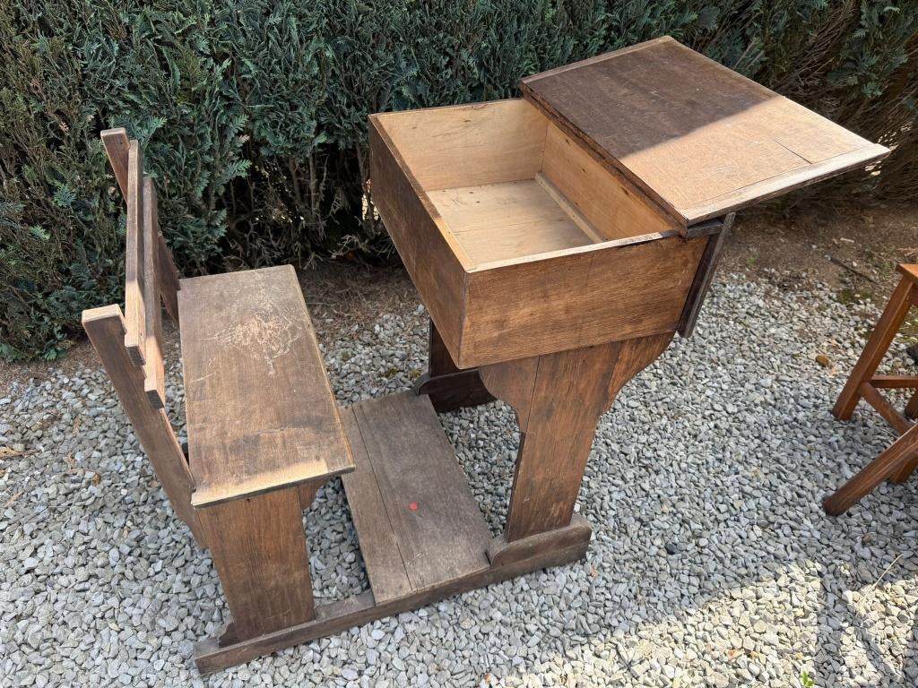 ancien banc d'école, Enlèvement