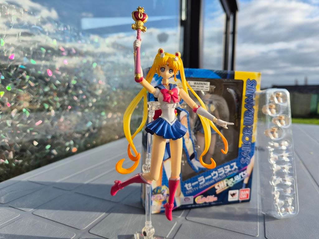 Sailor moon figuur, Enlèvement
