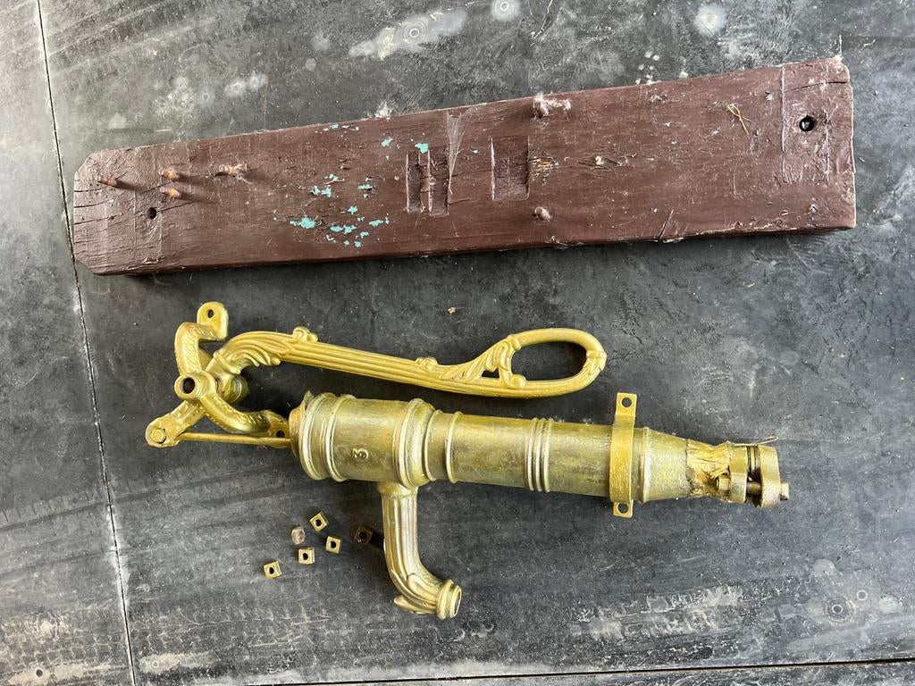 Waterpomp als tuingarnituur, Antiek en Kunst, Ophalen
