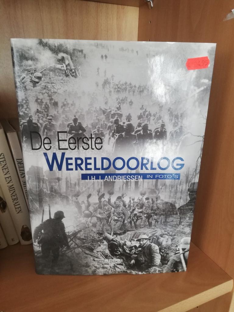 2 dikke oorlogsboeken, Boeken, Ophalen of Verzenden, Zo goed als nieuw