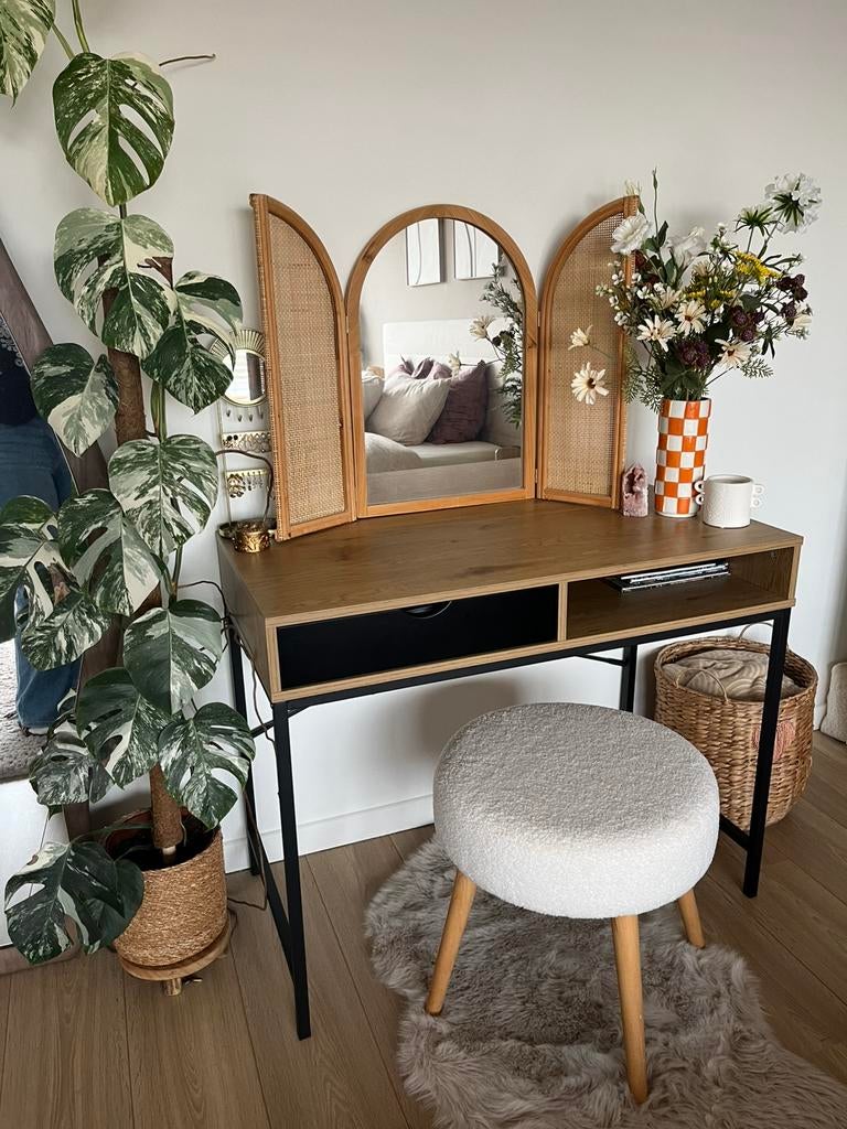 Bureau tafeltje met krukje, Ophalen, Zo goed als nieuw