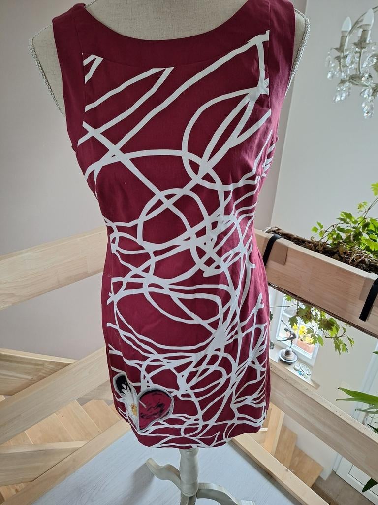 Bordeaux mouwloos kleedje desigual, Kleding | Dames, Ophalen of Verzenden, Zo goed als nieuw, Maat 38/40 (M)