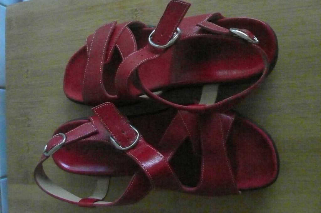 Mephisto rode lederen sandalen, Kleding | Dames, Schoenen, Ophalen of Verzenden, Zo goed als nieuw