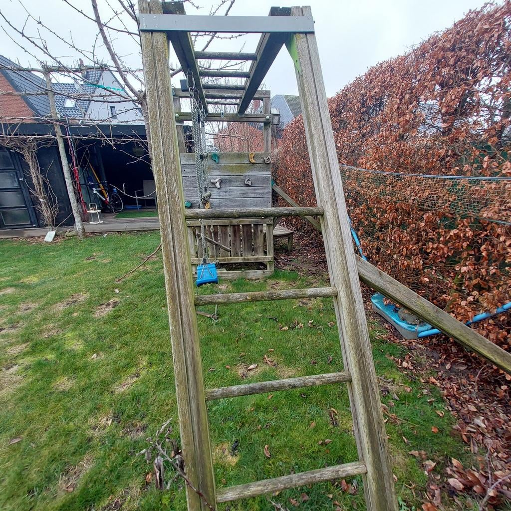 Speeltoren, niet op de foto het ontbrekende stuk, Ophalen, Schommel